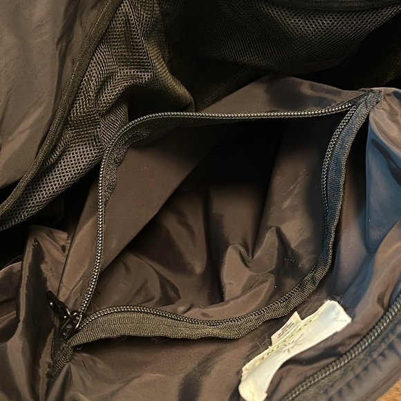 Offline by Aerie Quilted Bag - Picture 8 of 10